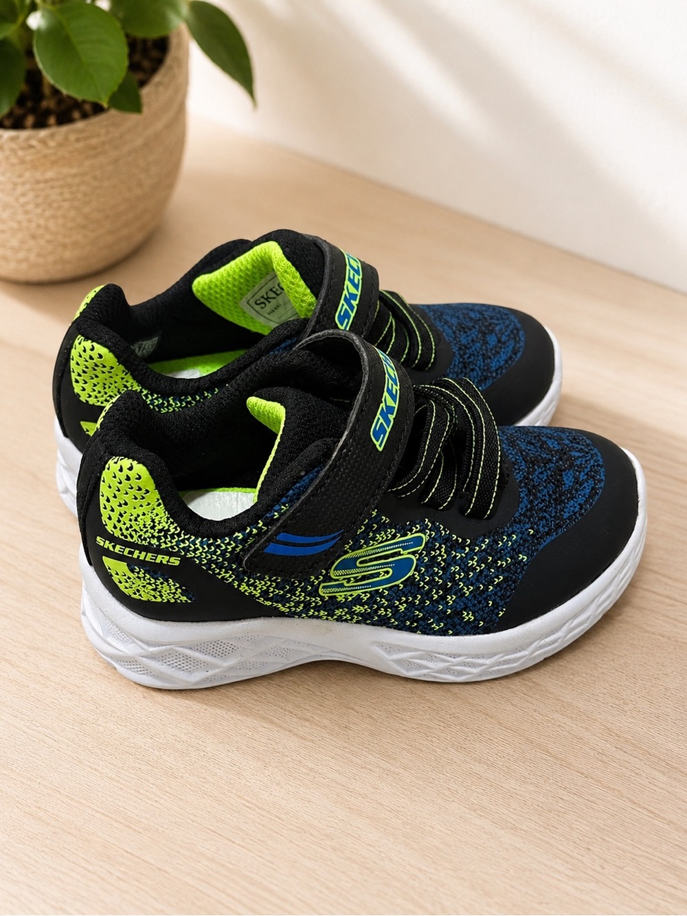 NWT Skechers Toddler Black & Neon Green Athletic Sneakers with Blue 7c
